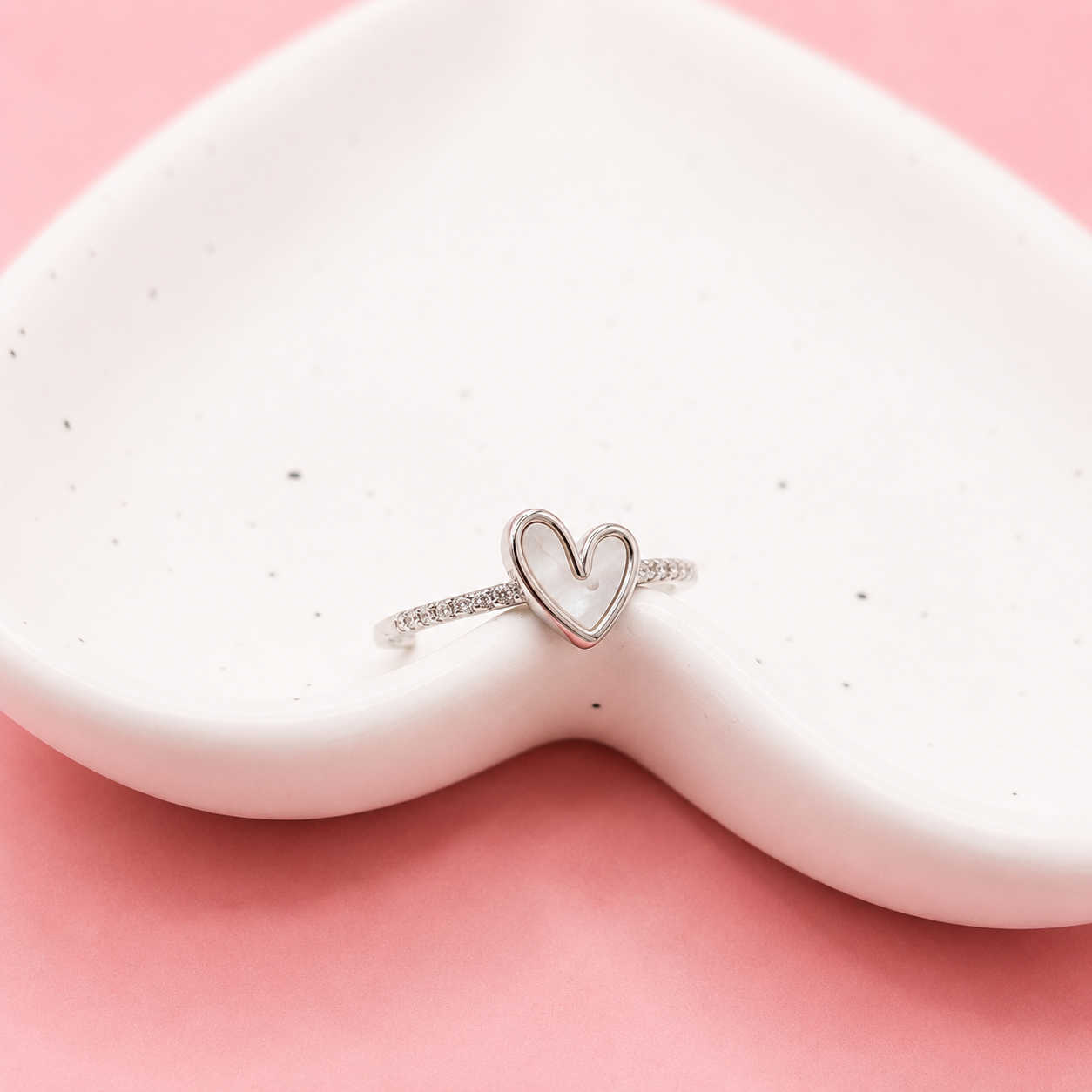 ANILLO CORAZON APERLADO Y ZIRCONIAS