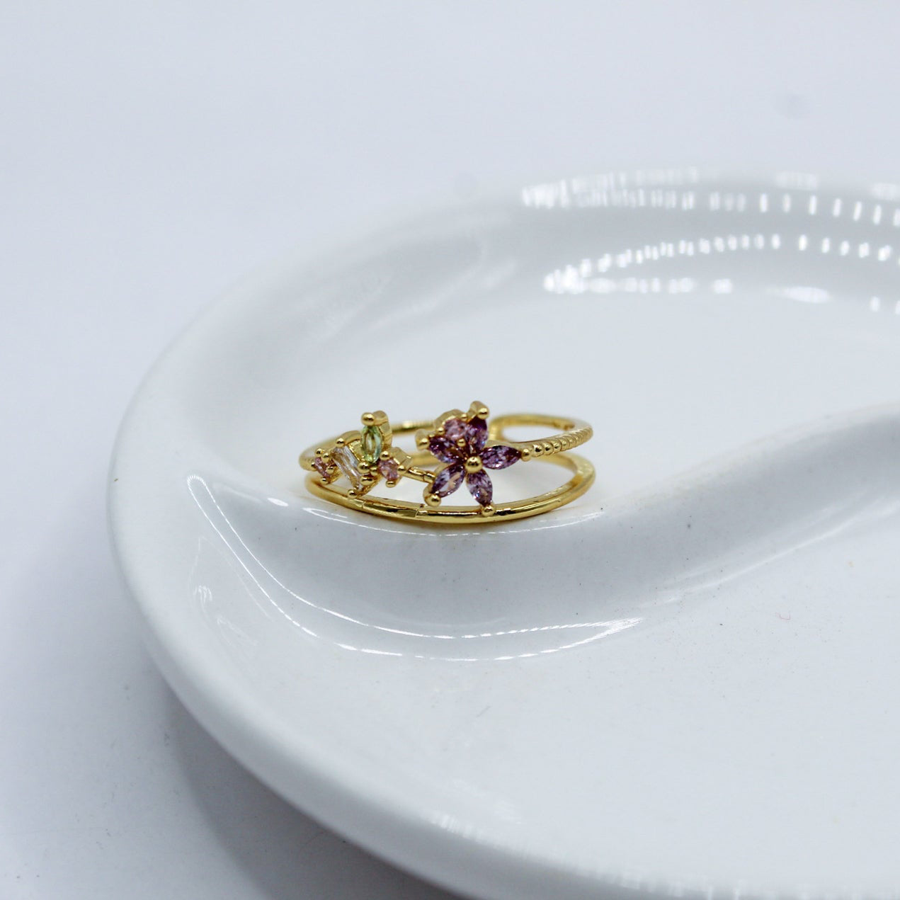 ANILLO FLOR LILA ZIRCONIA VERDE BLANCA Y ROSAS