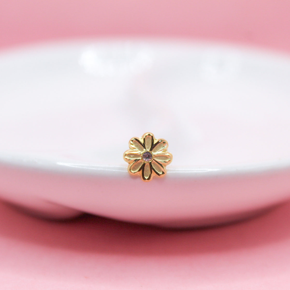 FLOR CON ZIRCONIA BLANCA 10K
