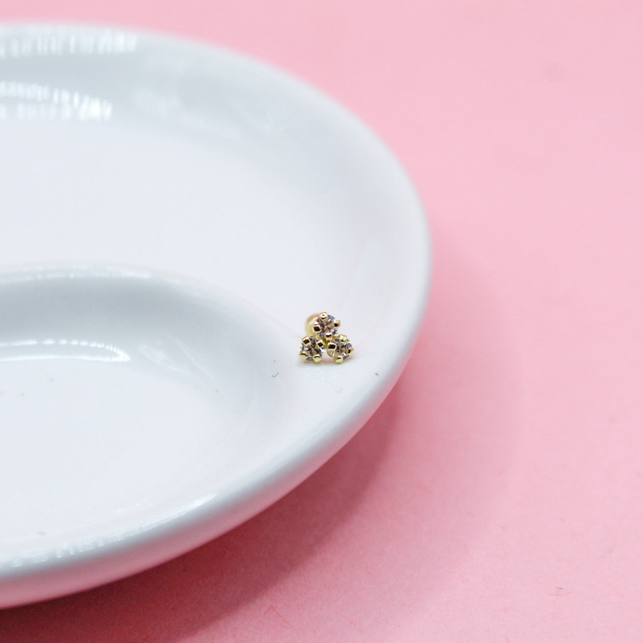 TRES ZIRCONIAS BLANCAS GRANDE ORO ITALIANO 10K