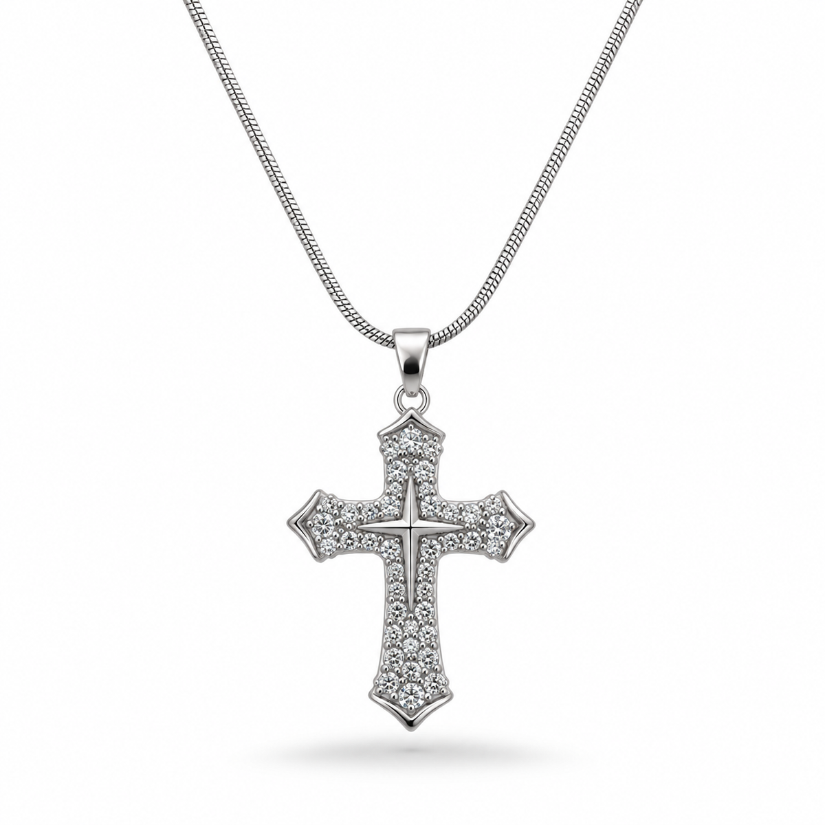 COLLAR PLATEADO CRUZ PICO ZIRCONIAS Y DESTELLO CENTRO