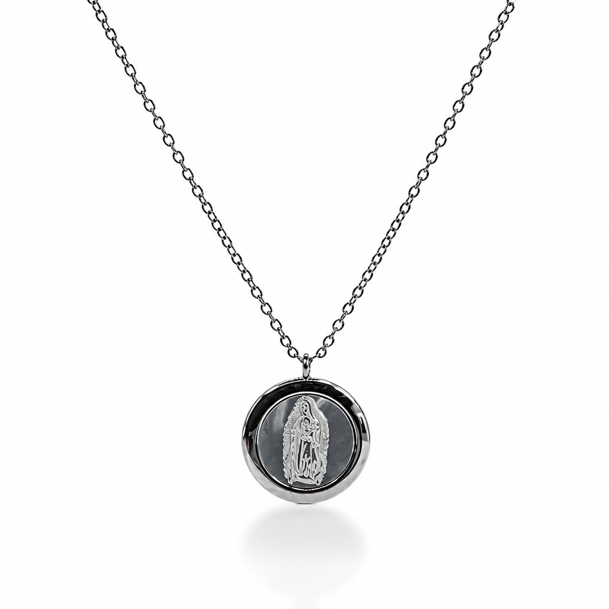 COLLAR PLATEADO VIRGEN CON MADRE PERLA