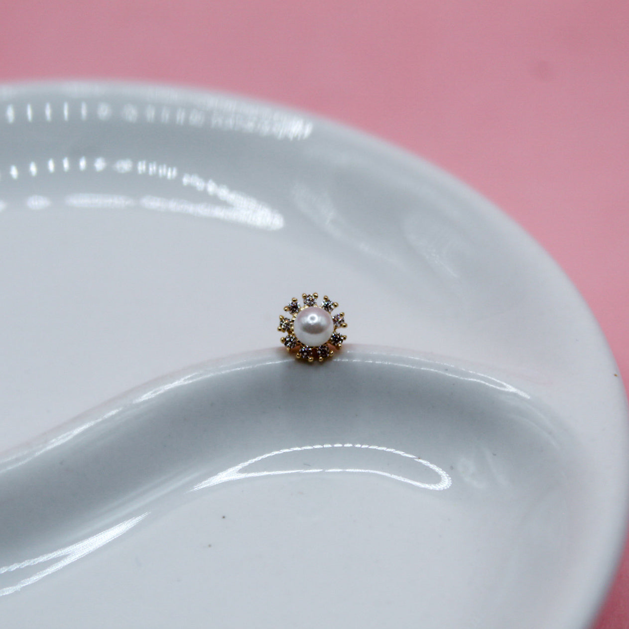 CIRCULO PERLA CON ZIRCONIA ORO JAPONES 10K