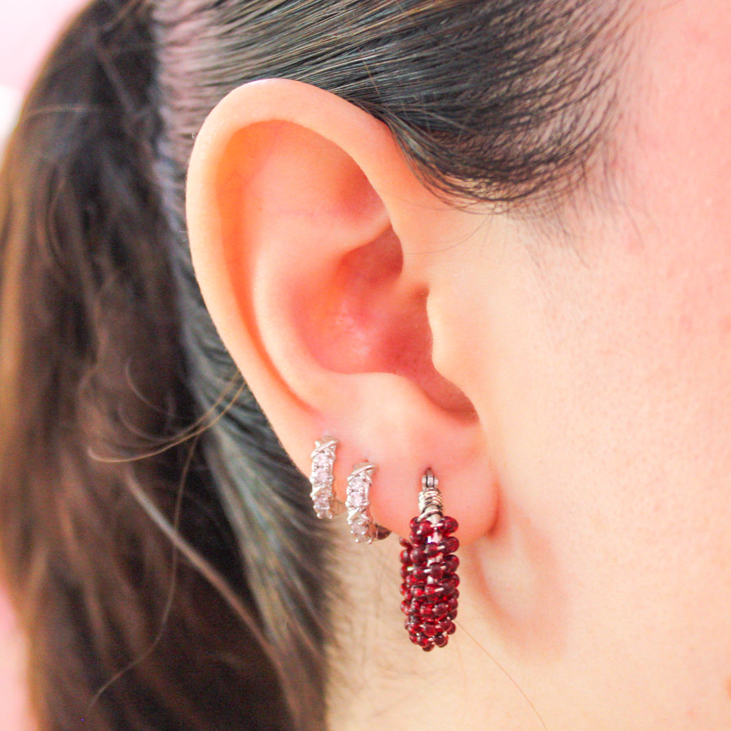 ARRACADAS PLATEADAS ROJAS TEJIDAS