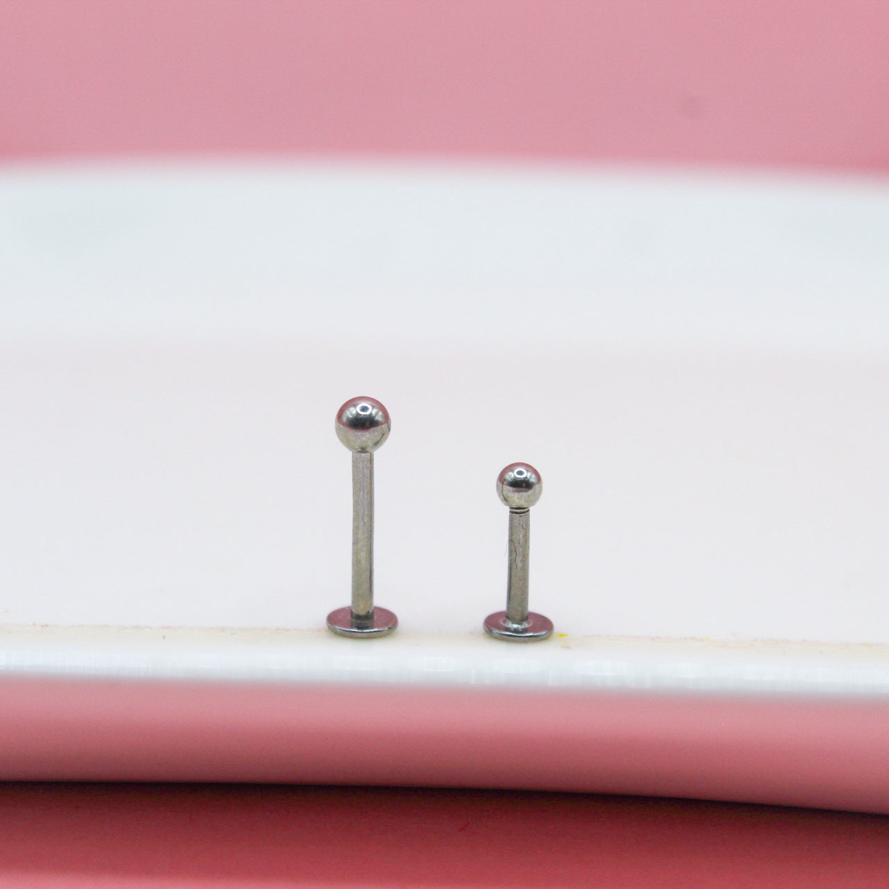 LABRET PLATEADO BOLA MEDIANA 316L