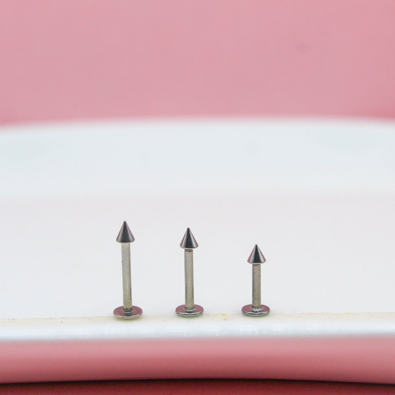 LABRET PLATEADO PICO CHICO 316L