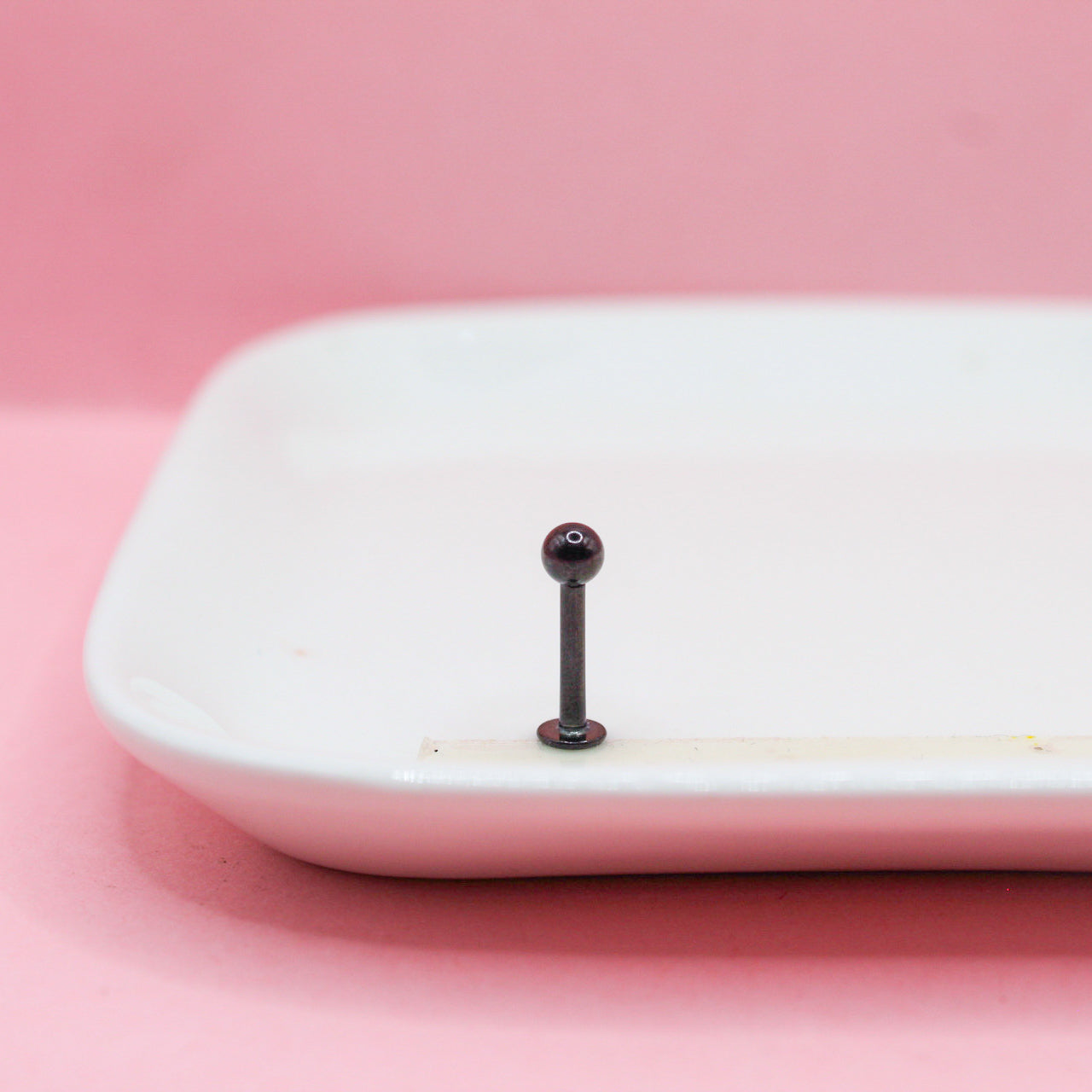 LABRET NEGRO BOLA GRANDE 316L