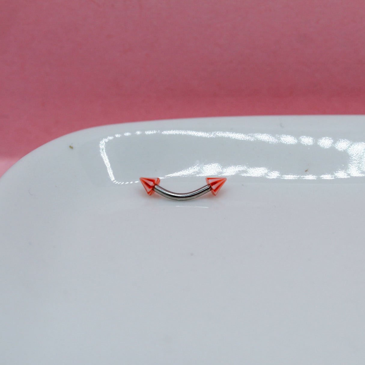 BANANA PLATEADA PICO LÍNEAS NARANJAS