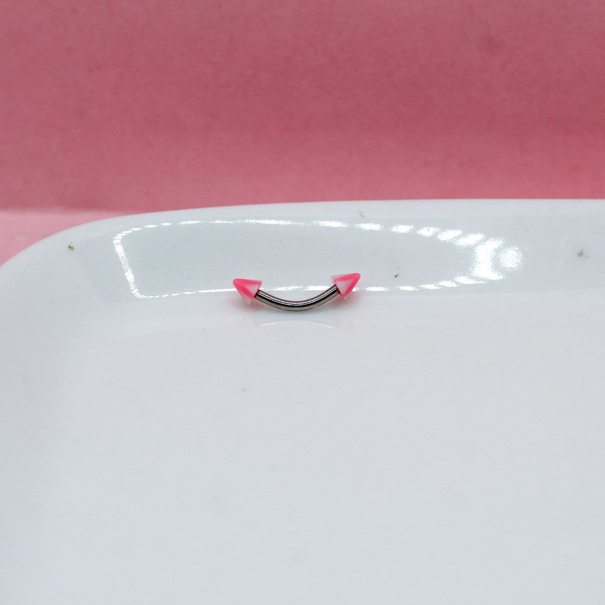 BANANA PLATEADA PICO ROSA PICOS BLANCOS 316L