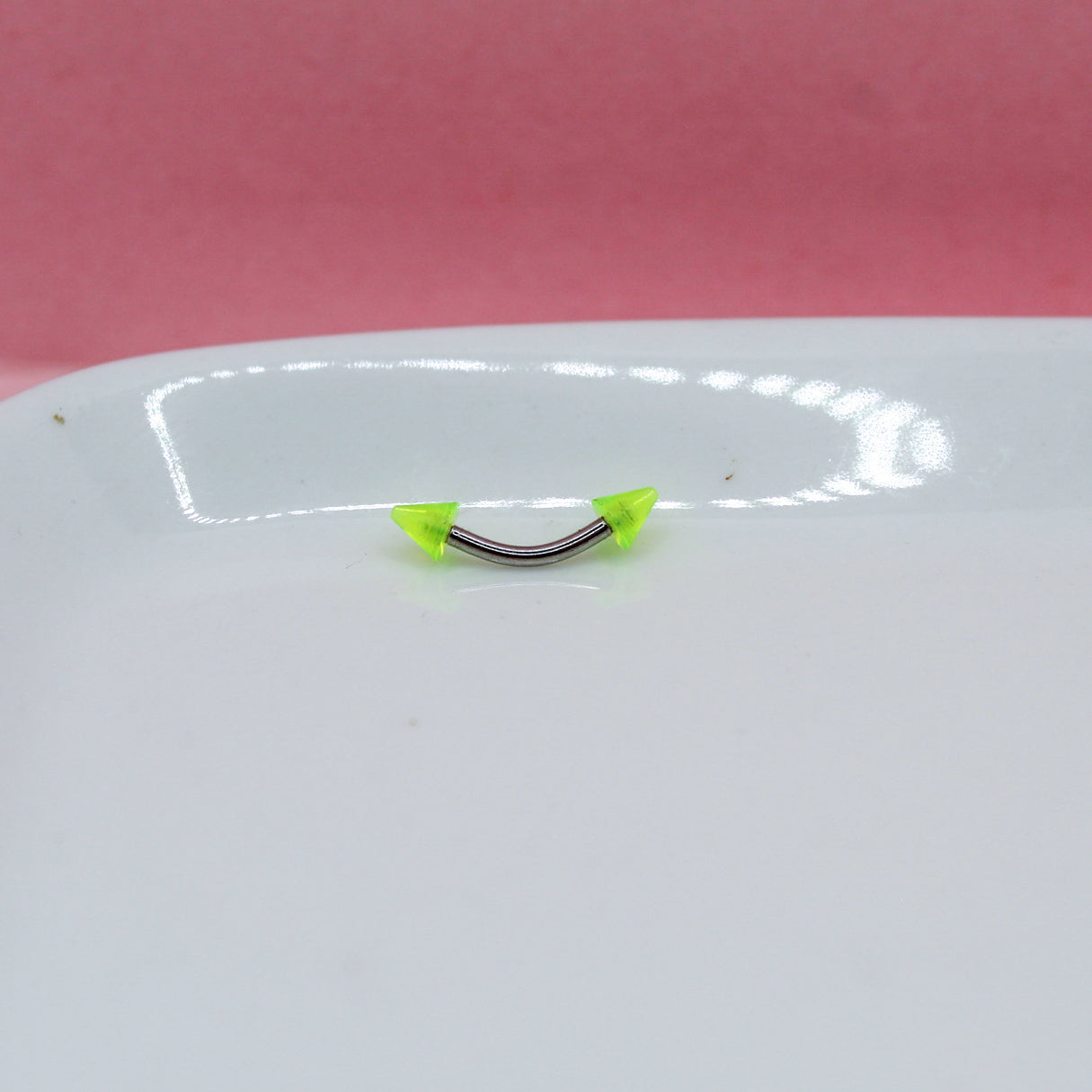 BANANA PLATEADA PICO VERDE TRANSPARENTE 316L