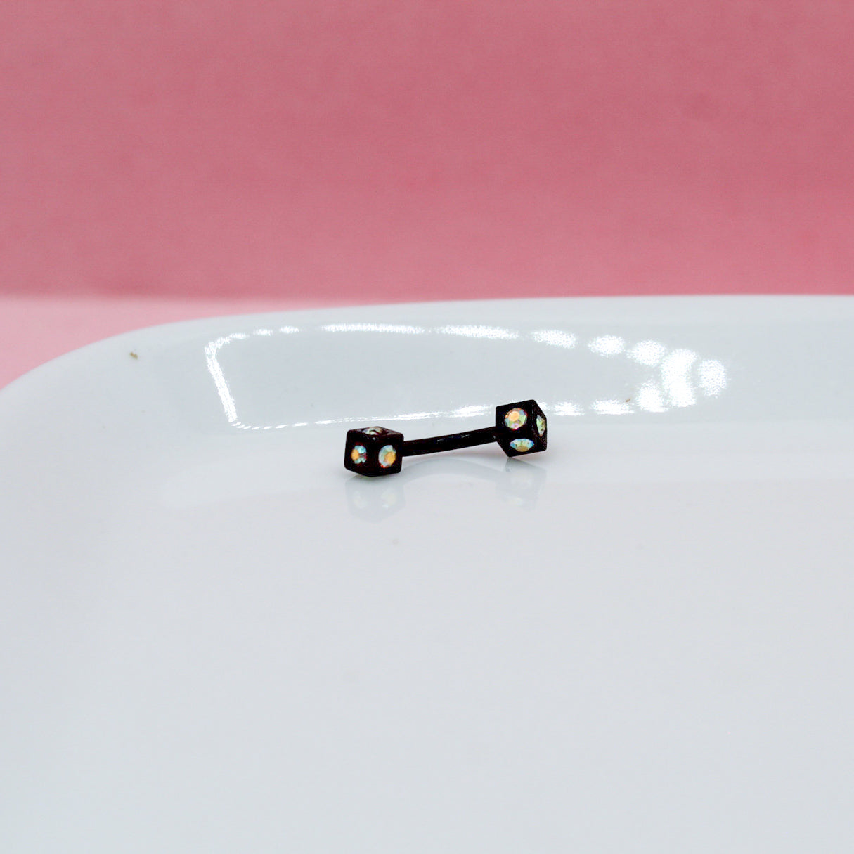 BANANA NEGRA CUADRADO ZIRCONIAS TORNASOL 316L