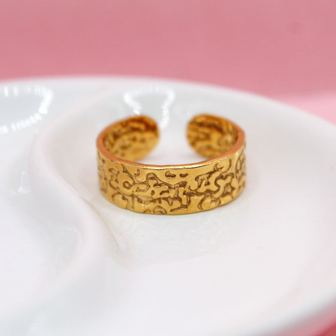 ANILLO BANDA ANCHA CON TEXTURA