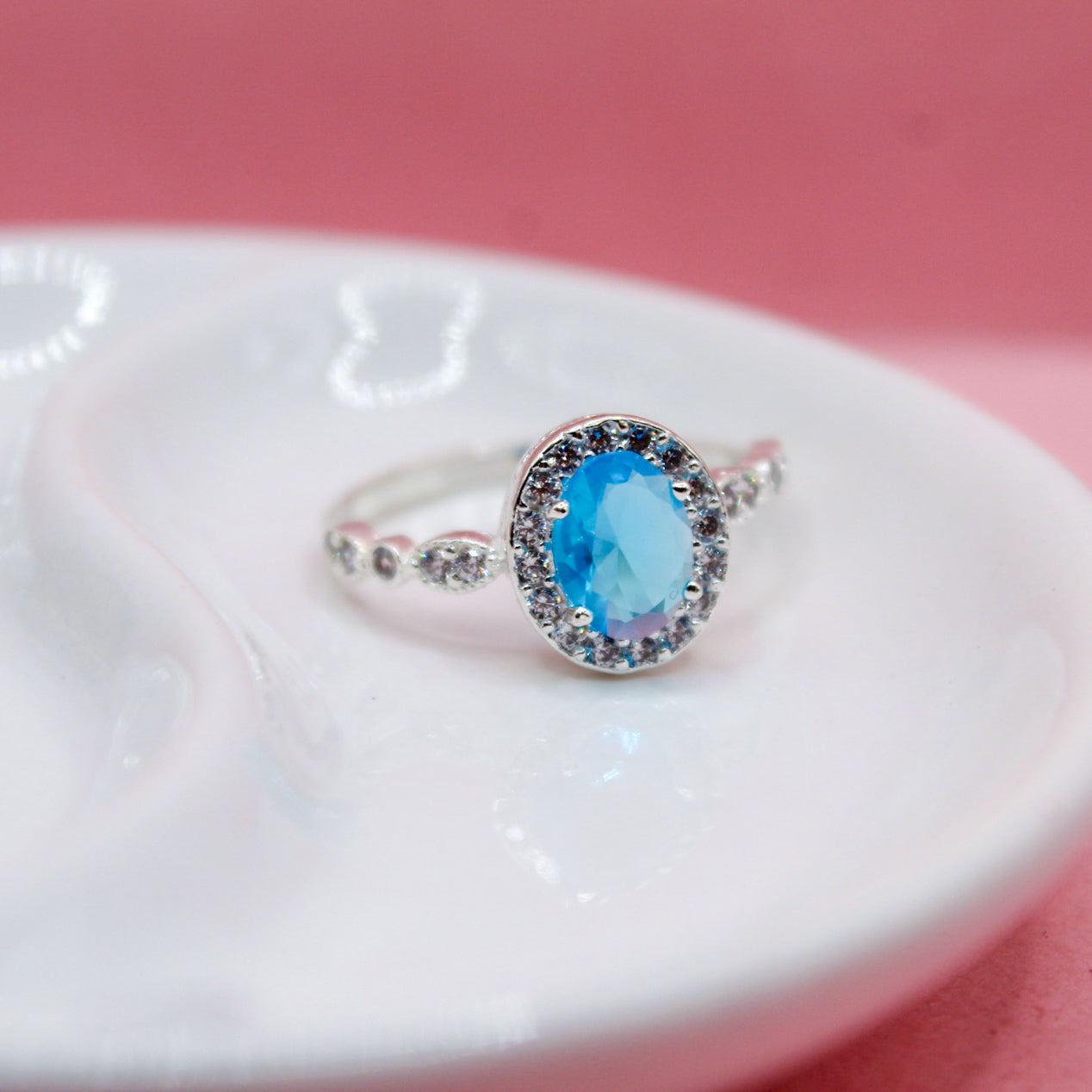 ANILLO ZIRCONIA AZUL CLARO OVALADA .925