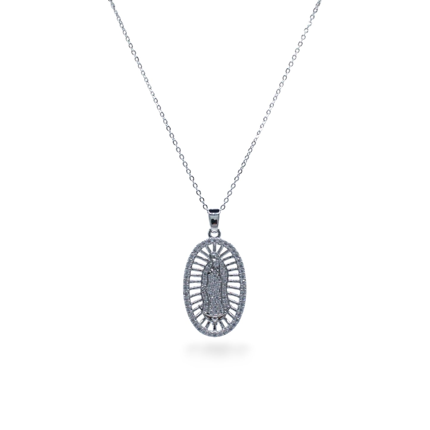 COLLAR PLATEADO VIRGEN OVALADA CON ZIRCONIAS
