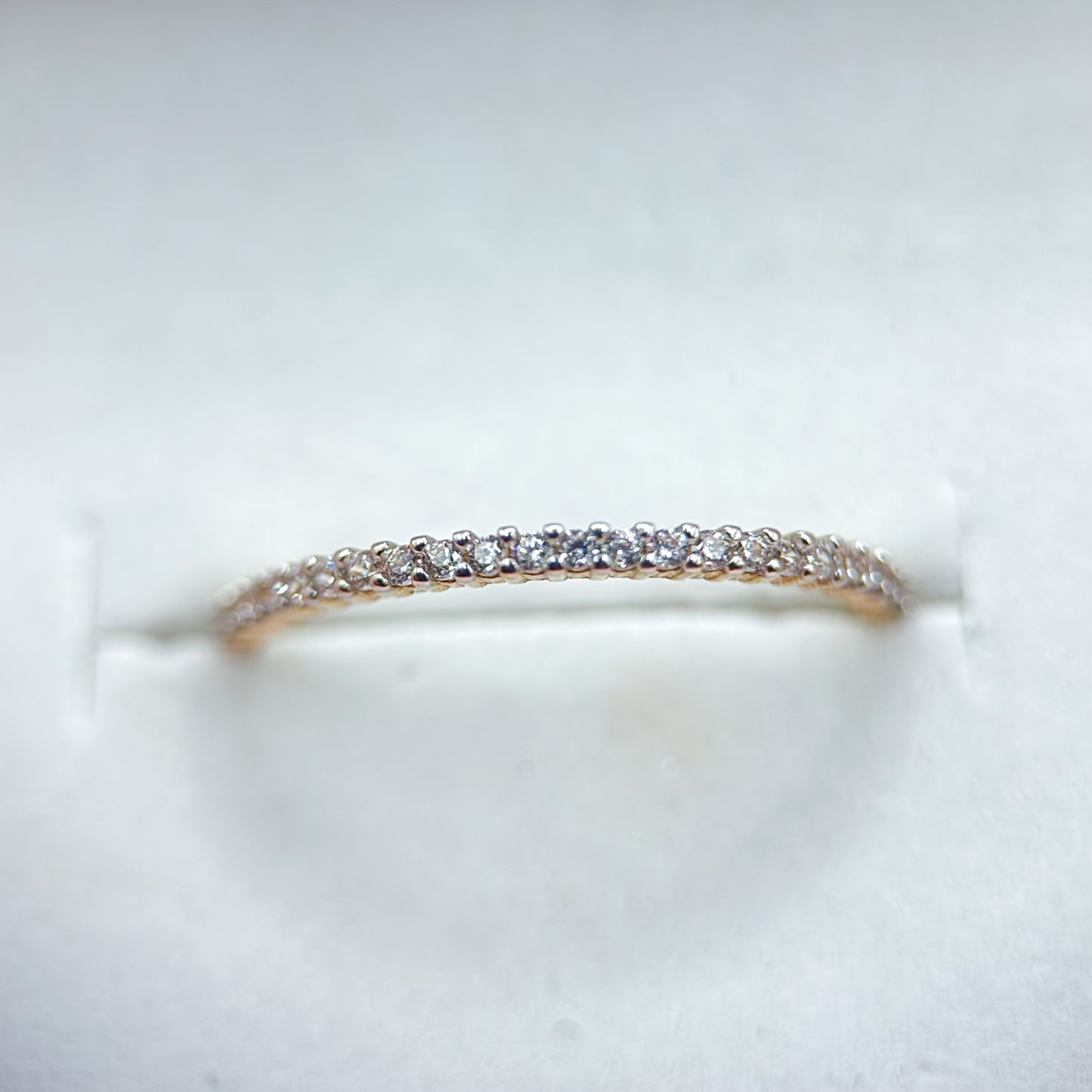 ANILLO CHURUMBELA ZIRCONIAS DELGADA 10K