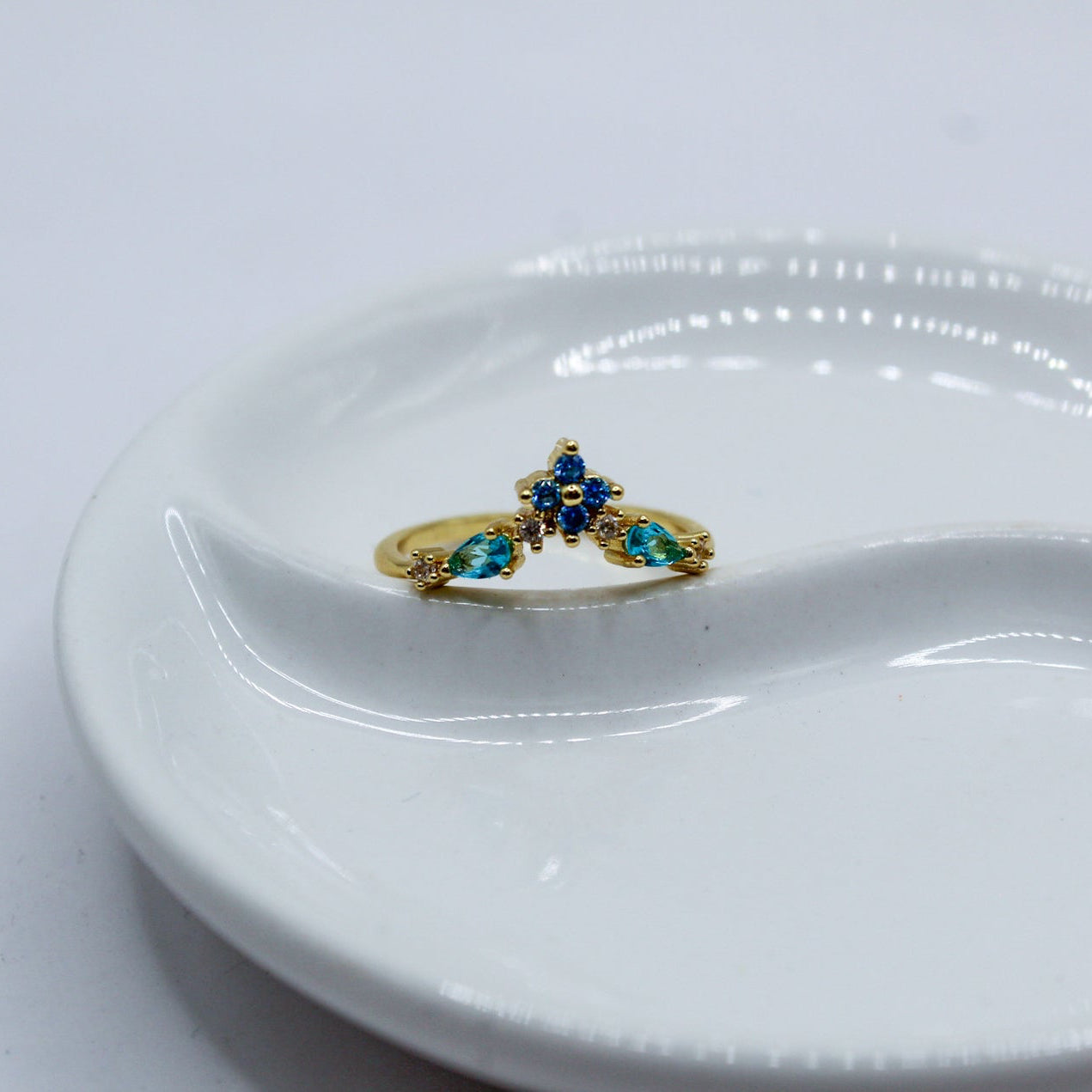ANILLO FLOR AZUL Y GOTAS AZULES