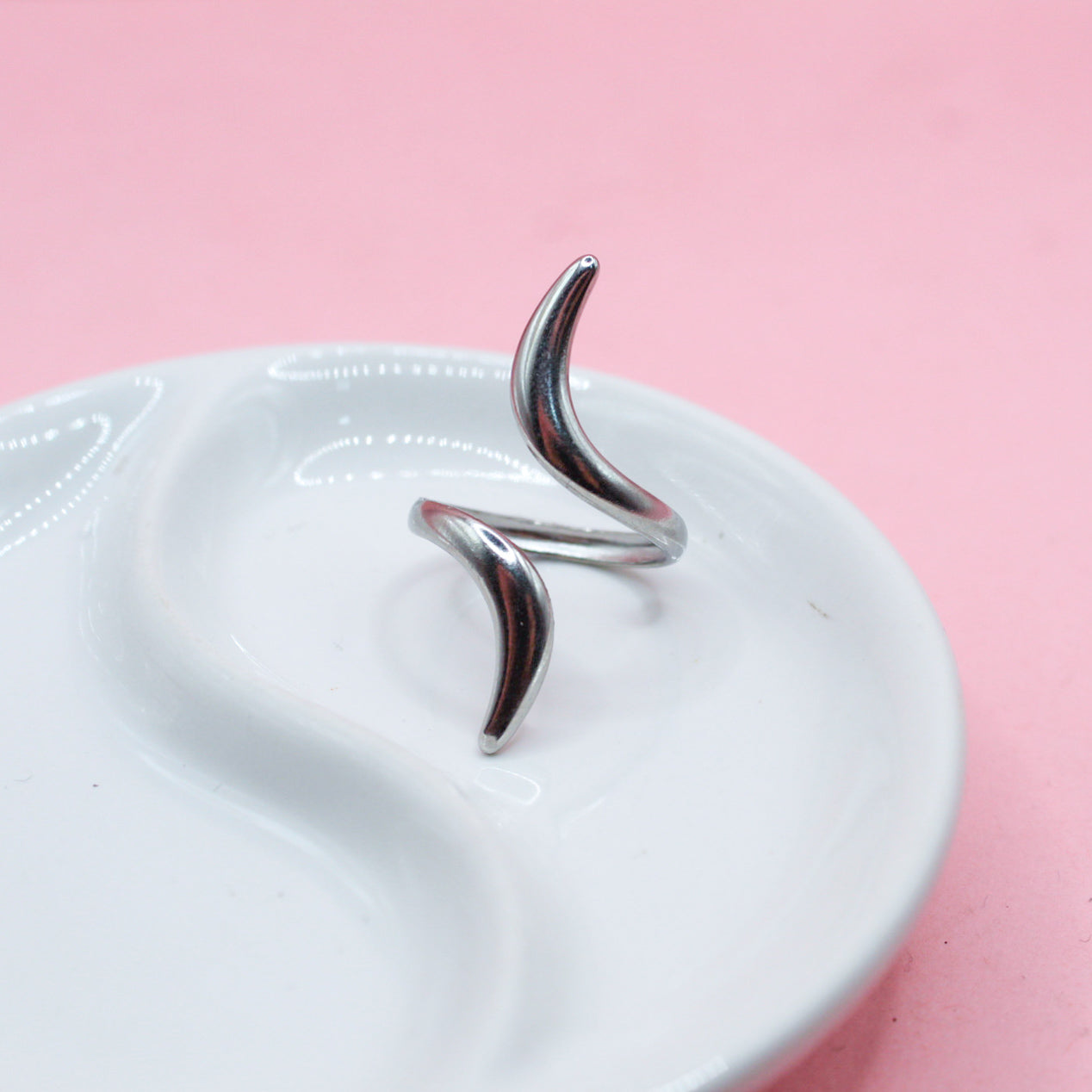 ANILLO PLATEADO ESPIRAL PICO