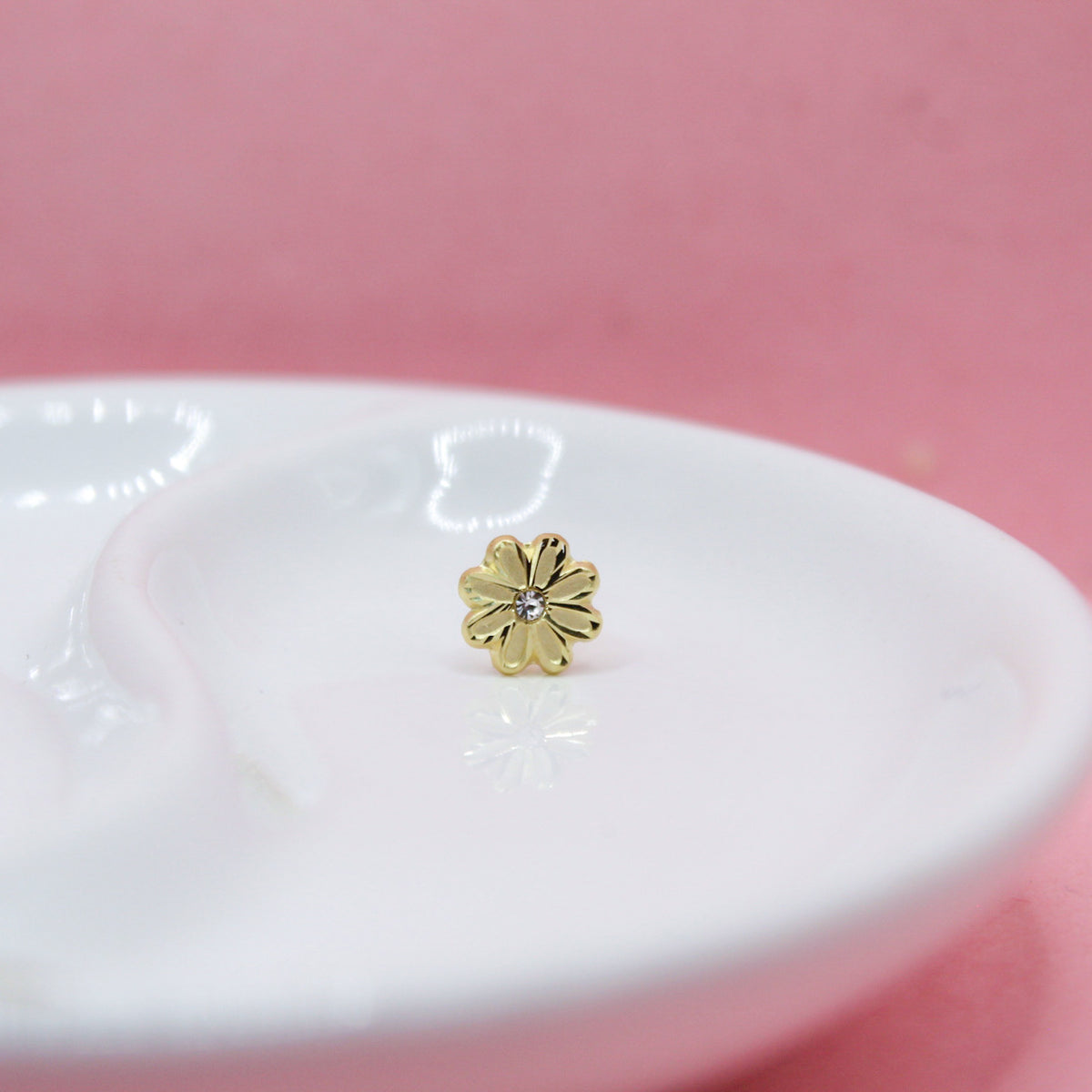 FLOR CON ZIRCONIA BLANCA 10K