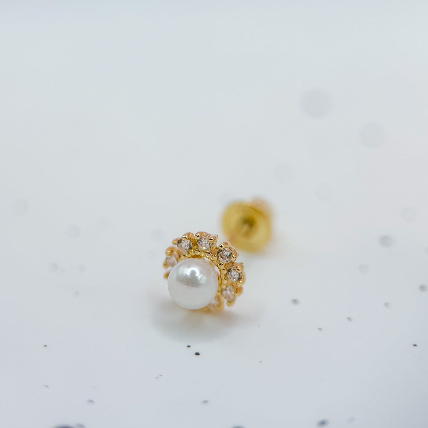 CIRCULO PERLA CON ZIRCONIA ORO JAPONES 10K