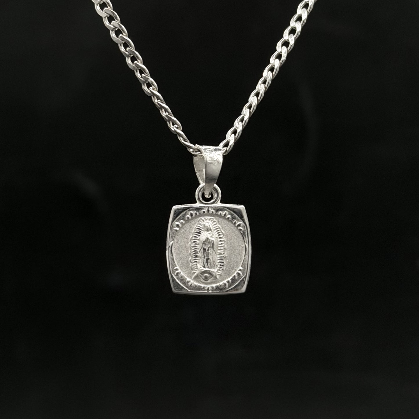 COLLAR VIRGEN CUADRADA PLATA .925