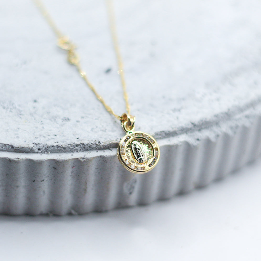 COLLAR VIRGEN DE GUADALUPE ORO 10k