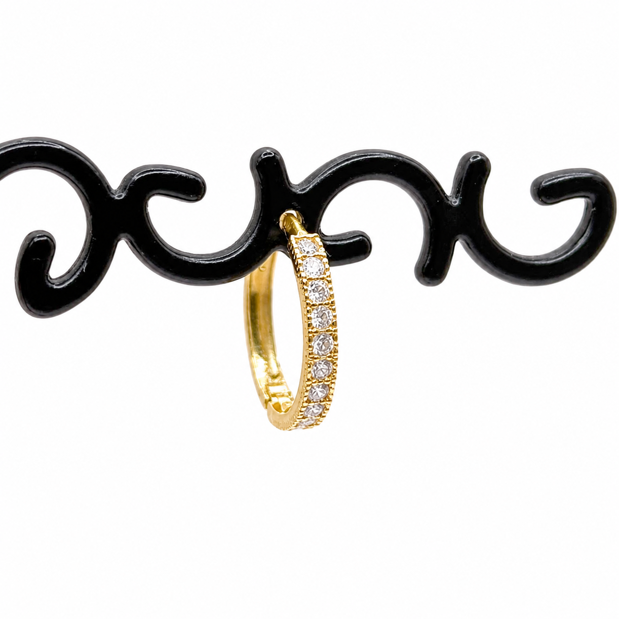 HUGGIE ZIRCONIAS 10K