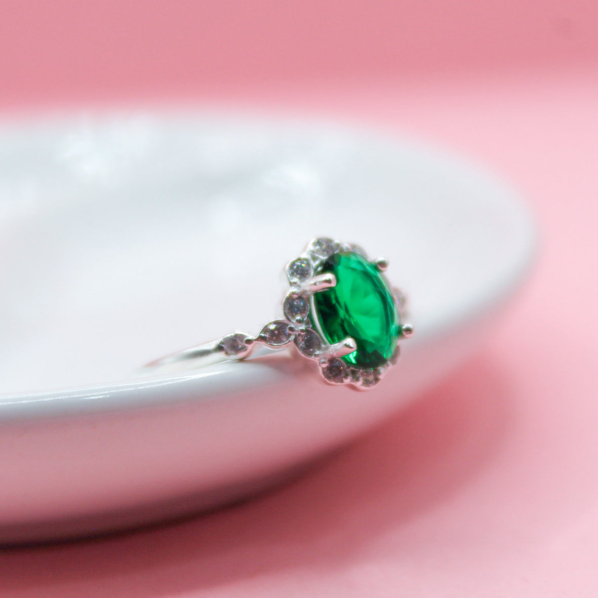 ANILLO ZIRCONIA VERDE OVALADA PEQUEÑA .925