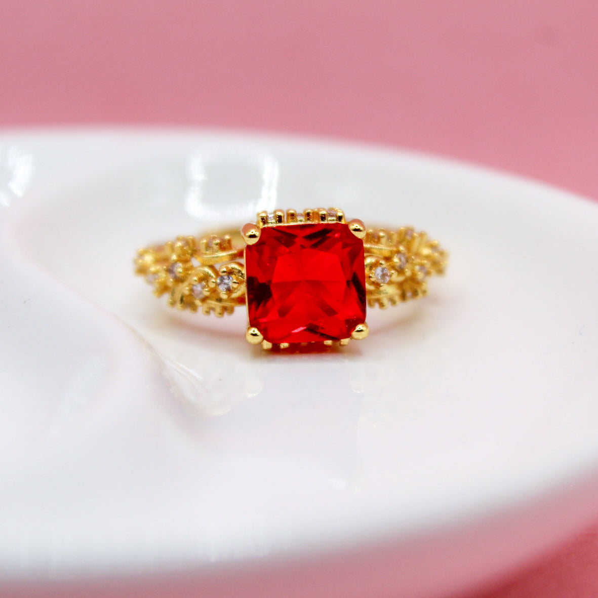 ANILLO ZIRCONIA ROJA CUADRADA