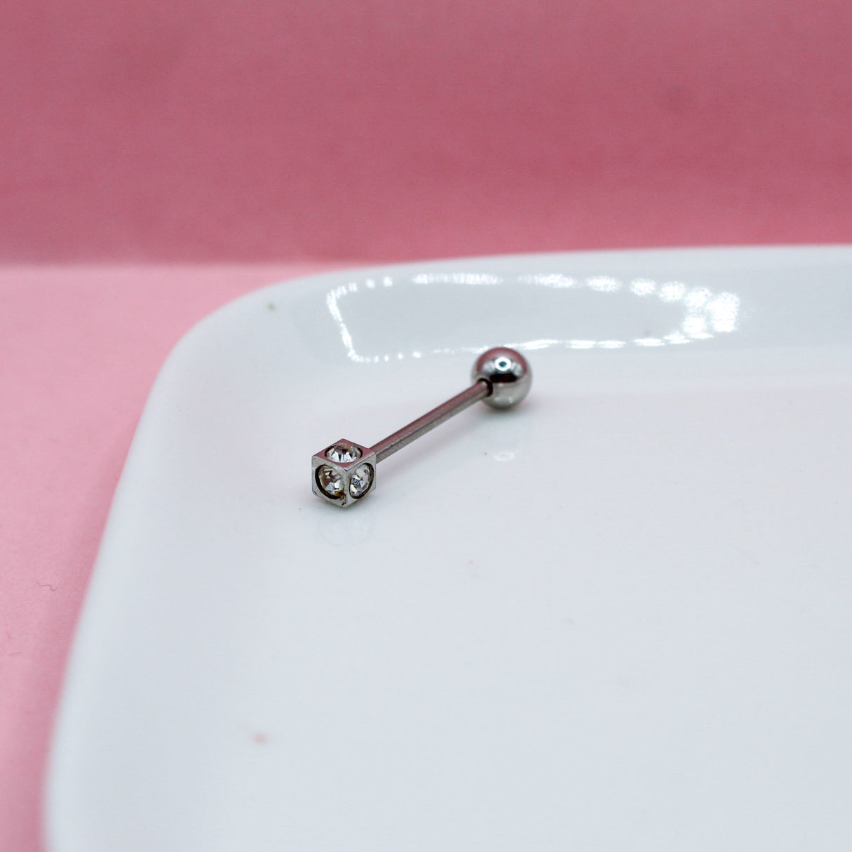 PIERCING RECTO CON CUBO Y ZIRCONIAS BLANCAS BOLA GRANDE 316L