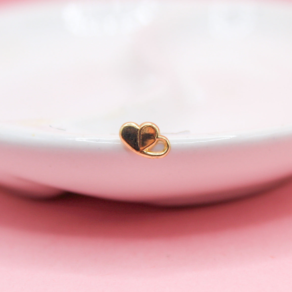 DOBLE CORAZÓN LISO CON SILUETA 10K