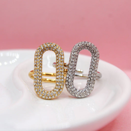 ANILLO OVALADO CON ZIRCONIAS