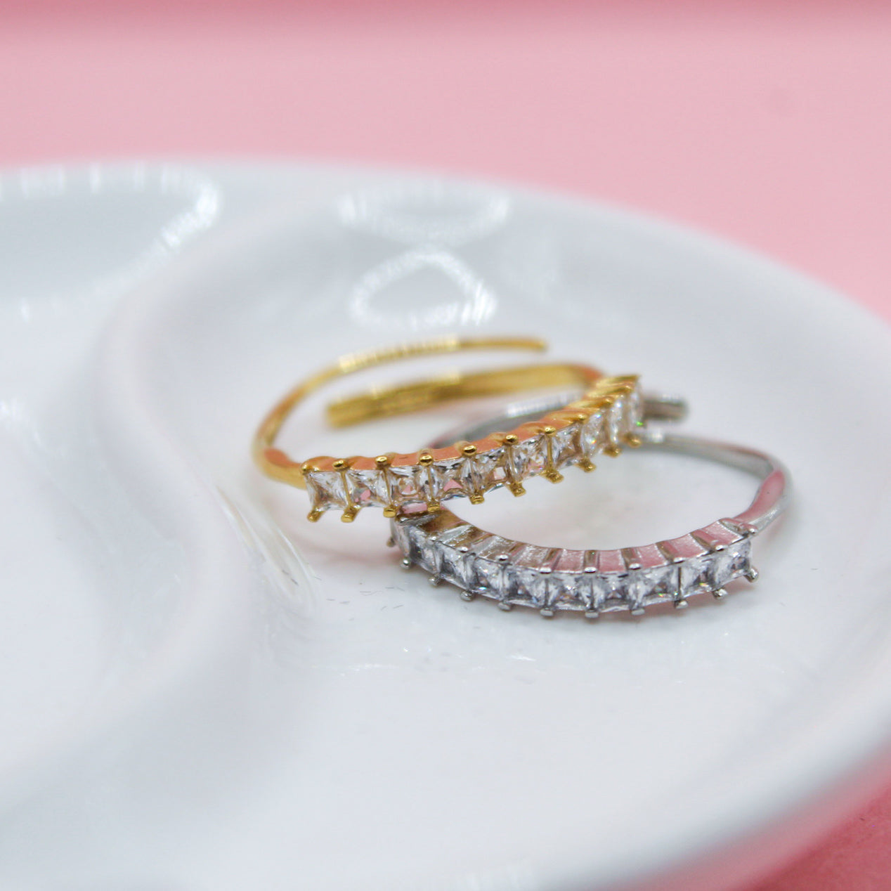 ANILLO DIEZ ZIRCONIAS