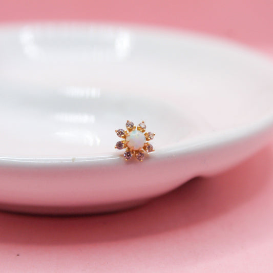 FLOR ZIRCONIAS OPALO CENTRO ORO JAPONES 10K