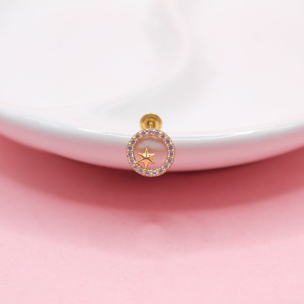 CIRCULO ZIRCONIAS CON ESTRELLA CENTRO ORO JAPONES 10K