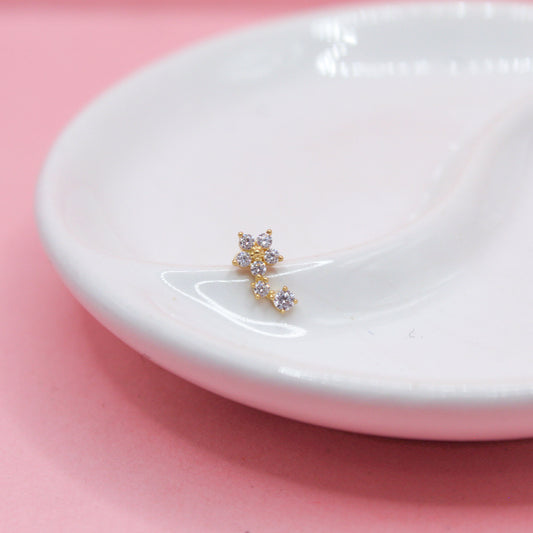 FLOR ZIRCONIAS Y DOS ZIRCONIAS ORO JAPONES 10K