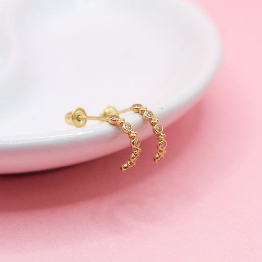 MEDIA ARRACADA ZIRCONIA Y CUATRO PUNTOS ORO JAPONES 1OK