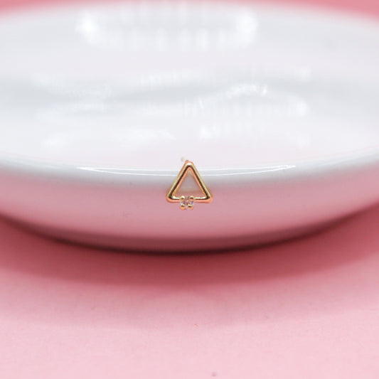 TRIANGULO CON UNA ZIRCONIA 10K