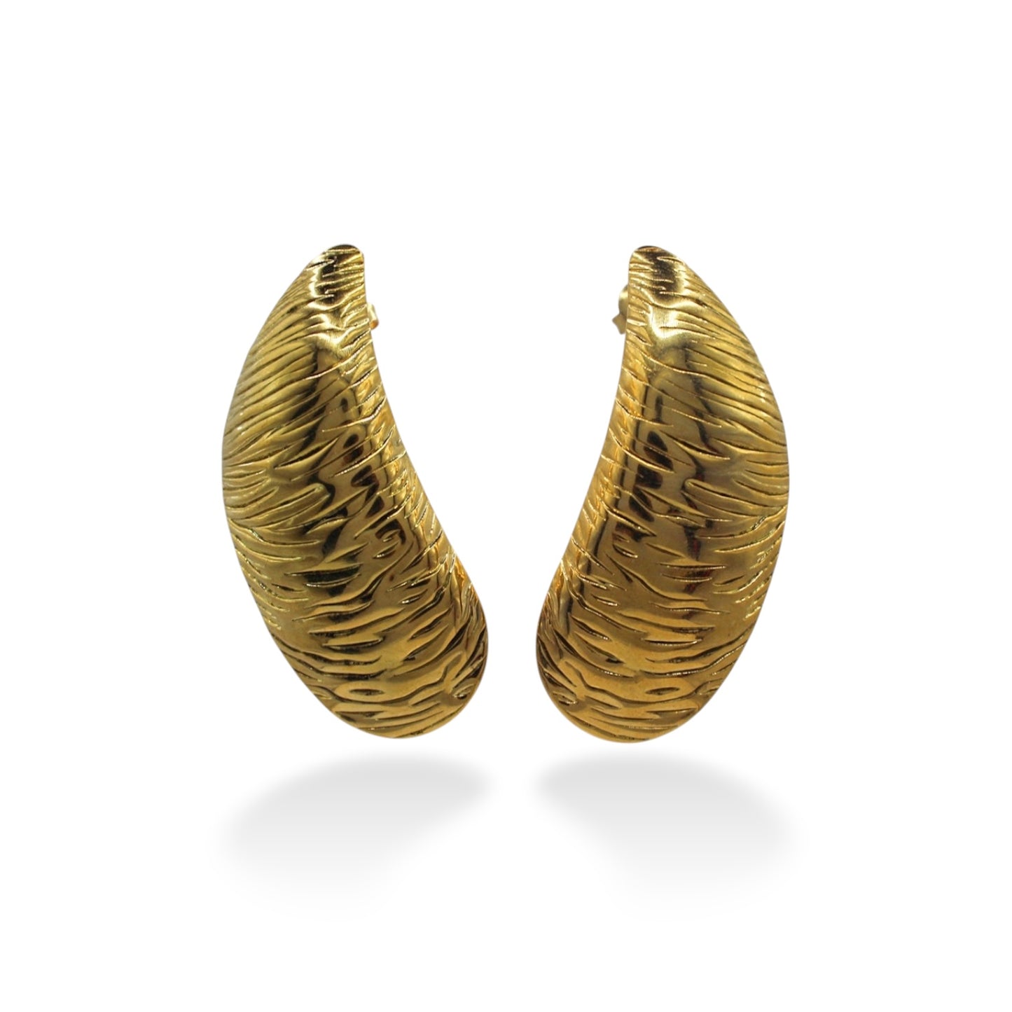 ARETES TIPO GOTA LINEAS RELIEVE