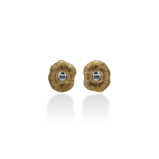 ARETES TIPO FLOR CON TEXTURA BOLA PLATEADA CENTRO