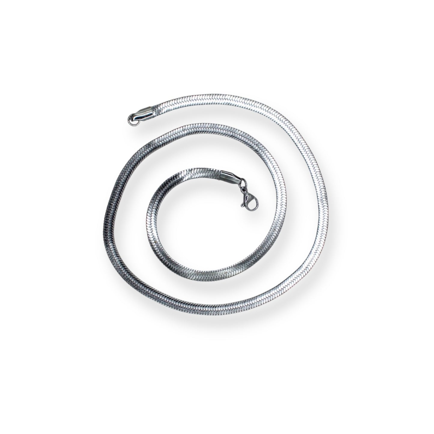 COLLAR PLATEADO PLANCHADO CLÁSICO