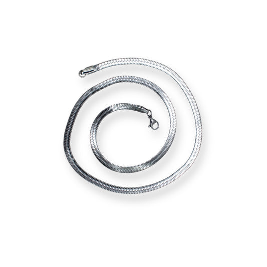 COLLAR PLATEADO PLANCHADO CLÁSICO