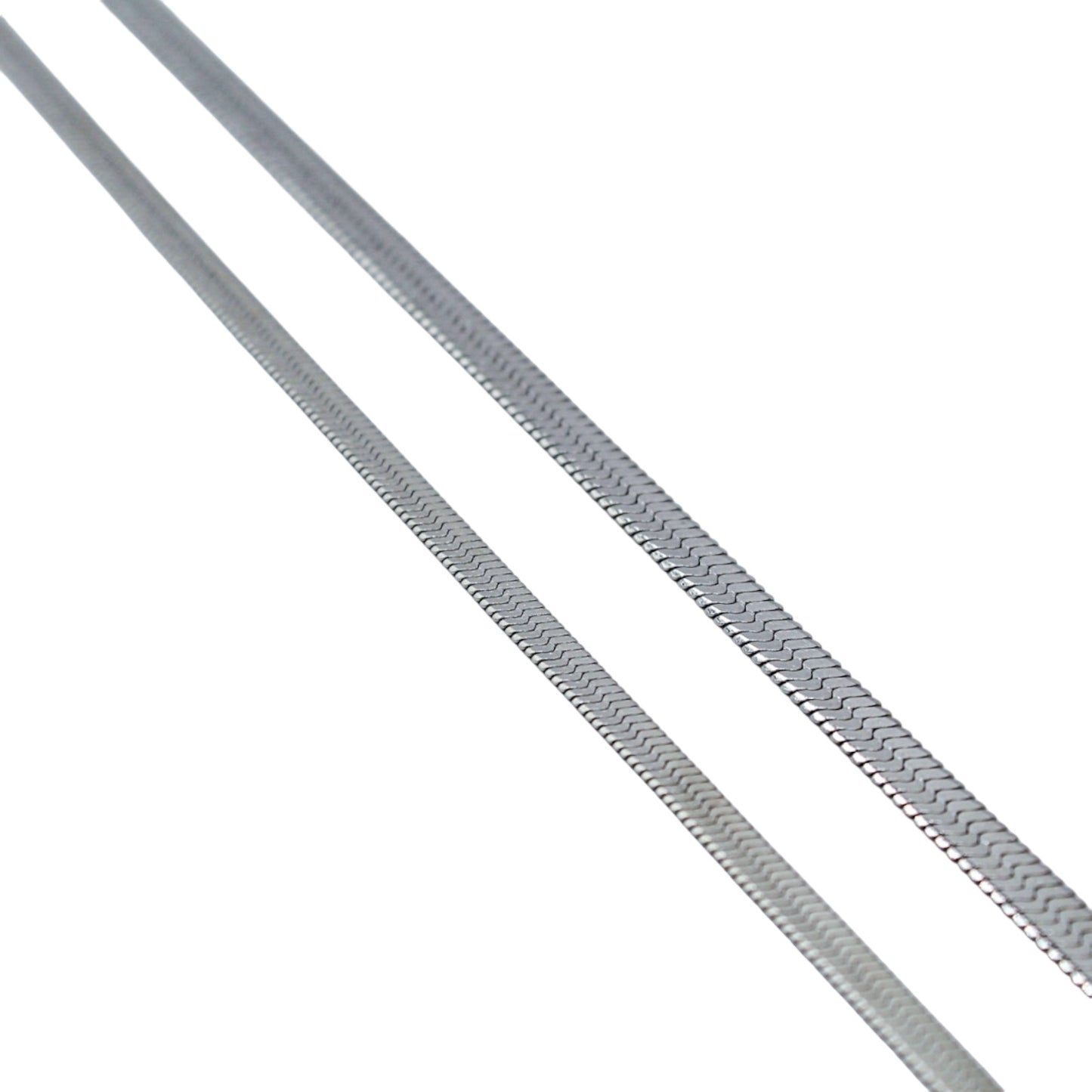 COLLAR PLATEADO PLANCHADO CLÁSICO